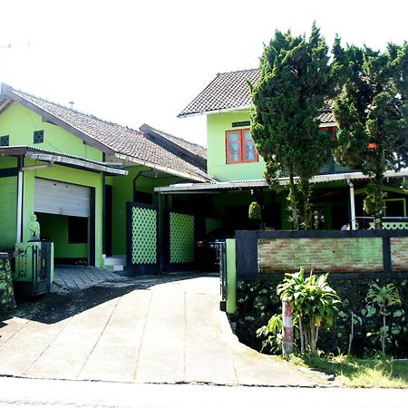 Bayu Murti Homestay Jogyakarta Zewnętrze zdjęcie